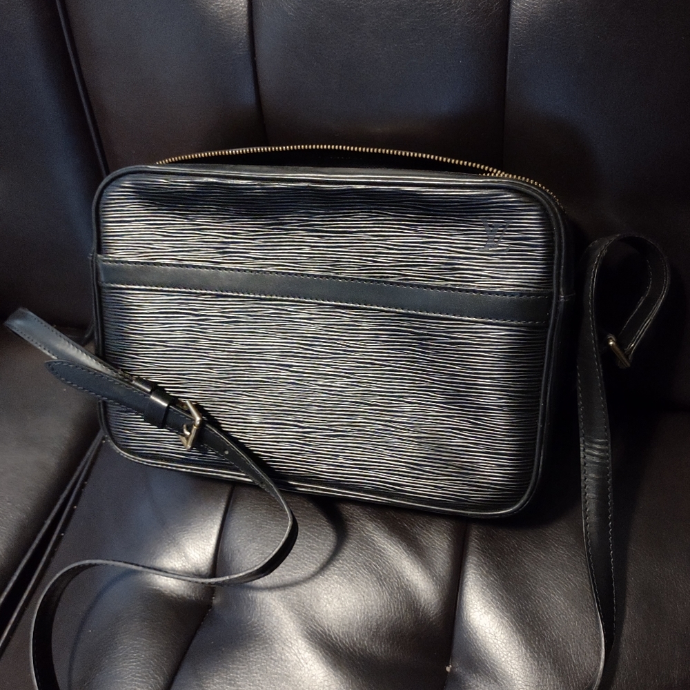 Authentic Louis Vuitton Black Epi Trocadero Crossbody